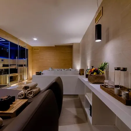 Hotel Cumeja Club &