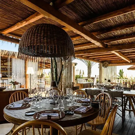 Hotel Cumeja Club &