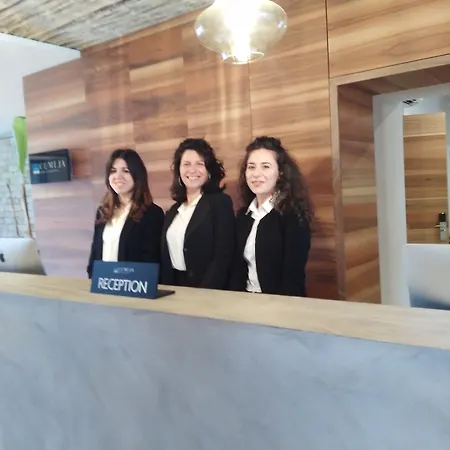 Otel Cumeja Club &
