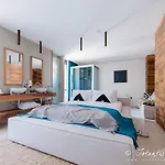 Cumeja Club & بايا دوميزيا