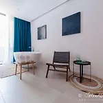 Cumeja Club & فندق