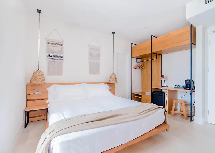 Cumeja Club & Hotell