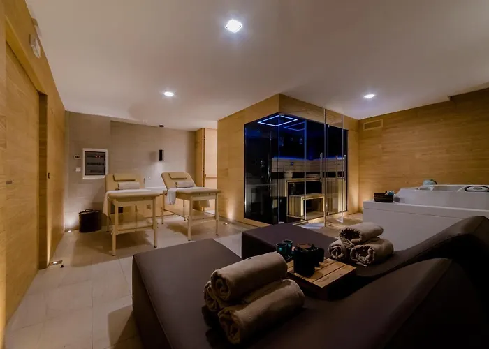 Hotell Cumeja Club & 4*