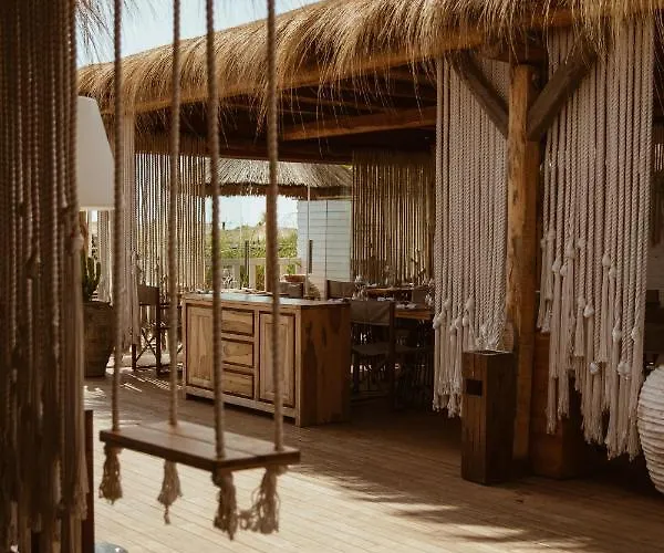 Cumeja Club & Hotell 4*