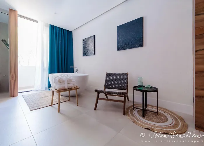 Cumeja Club & Hotell