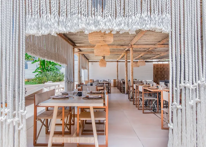 Cumeja Club & Hotell